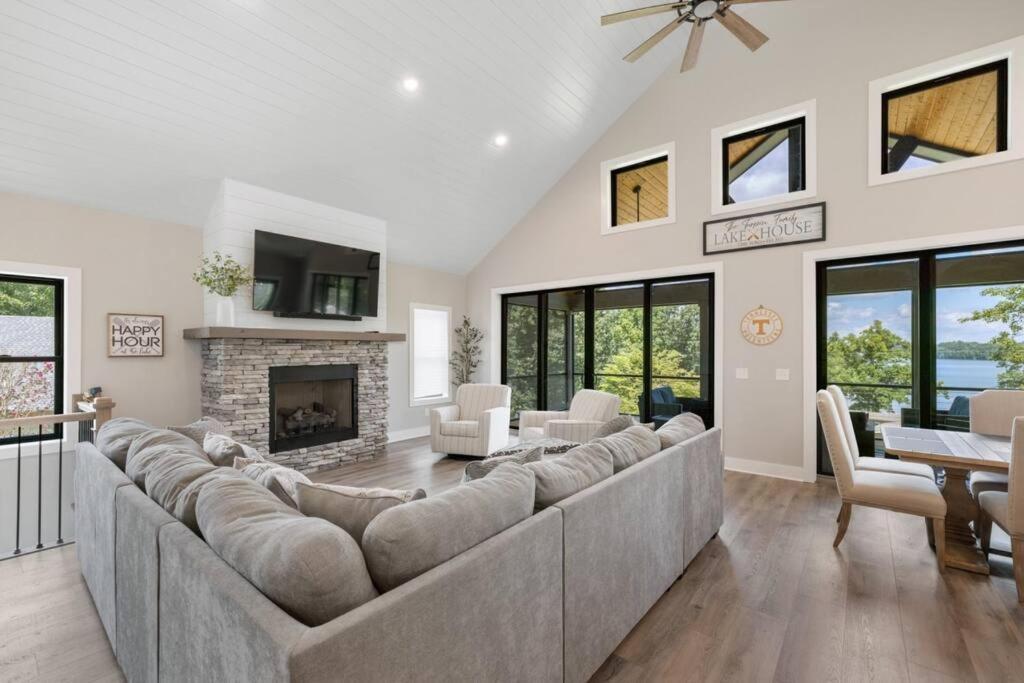 Winchester New Home, Dock, Kayaks, Game Room, Water Views מראה חיצוני תמונה