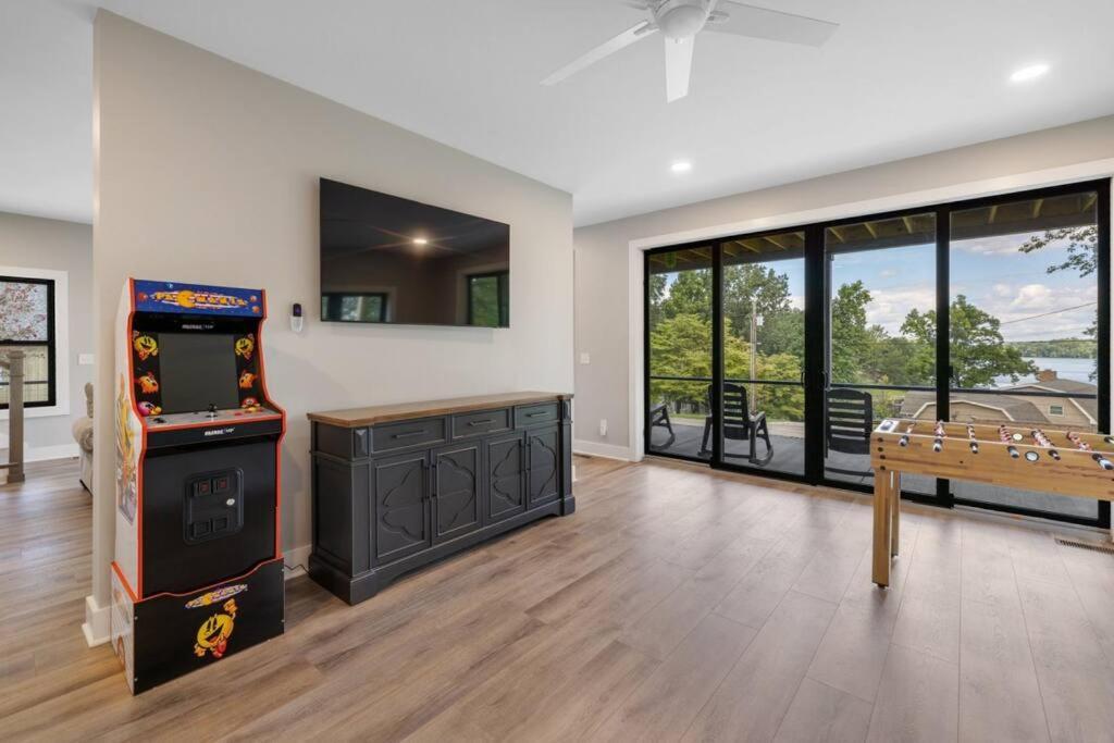 Winchester New Home, Dock, Kayaks, Game Room, Water Views מראה חיצוני תמונה