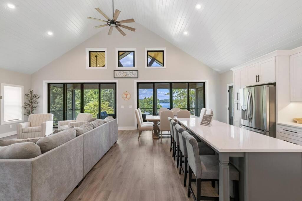 Winchester New Home, Dock, Kayaks, Game Room, Water Views מראה חיצוני תמונה