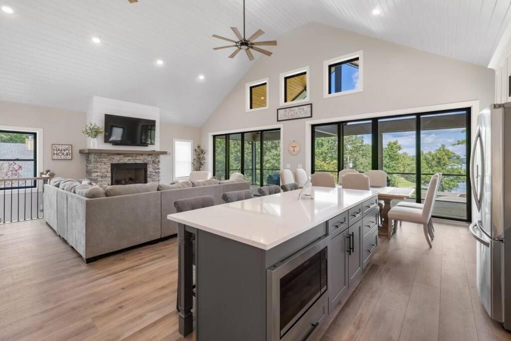 Winchester New Home, Dock, Kayaks, Game Room, Water Views מראה חיצוני תמונה