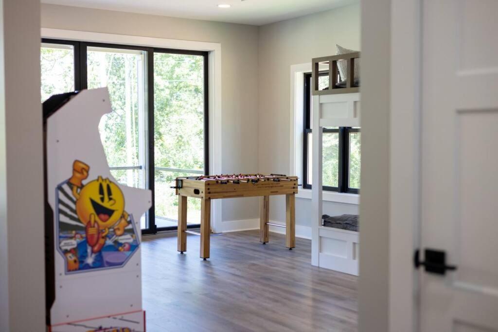 Winchester New Home, Dock, Kayaks, Game Room, Water Views מראה חיצוני תמונה